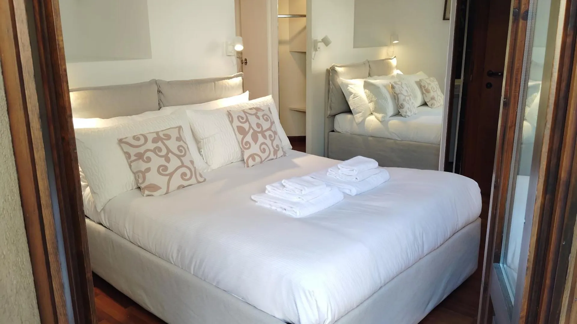 Vfh Eustachi Stylish Apartment
