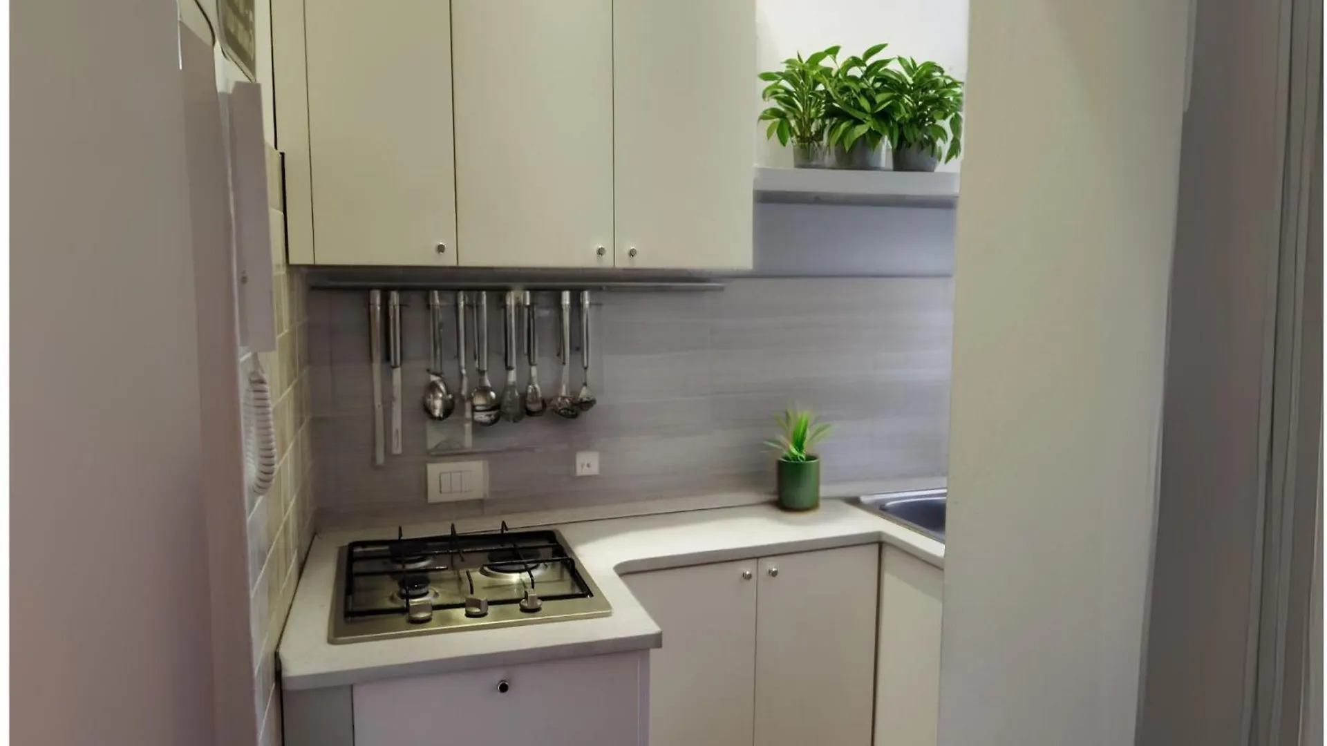 Vfh Eustachi Stylish Apartment